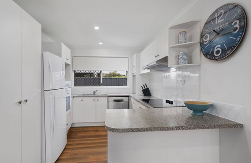 Banksia Beach House | Perfectly Located Holiday Retreat