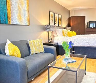 Sheffield Apartment | Perfectly Located City Centre Studio Apartment - West One with FREE WIFI, GYM ACCESS, NETFLIX