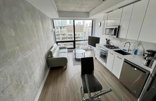 Fashion District Apartment | Perfectly Located Cozy Open-Concept Condo