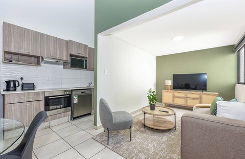 Parkwood Apartment | Perfectly Located 1 Bed Apt | Corporate Traveller