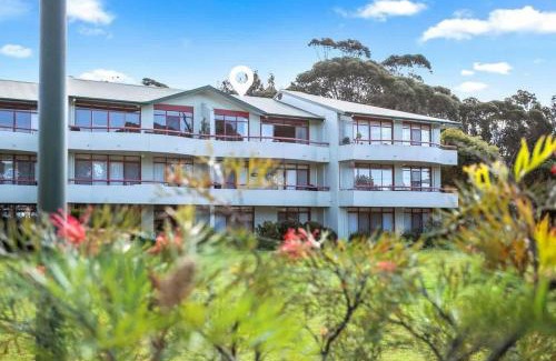 Mollymook Beach Apartment | Perfectly Positioned Across From Mollymook Beach