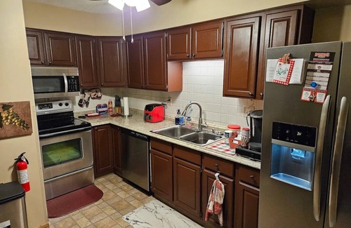 Northwest Akron House | Perfectly Priced and Centrally located NW Akron home w/FREE Wi-Fi & Netflix