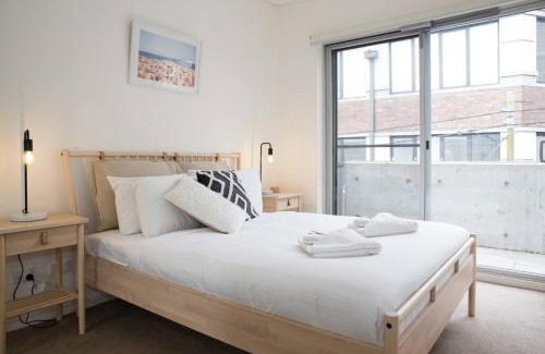 Pyrmont Apartment | 'Perfectly Pyrmont' Sun-drenched Nordic Simplicity
