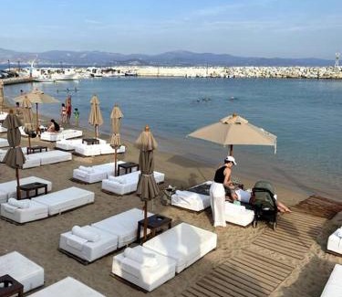 Ampelas House | Pergola Paros Cycladic House by the Sea+Pool