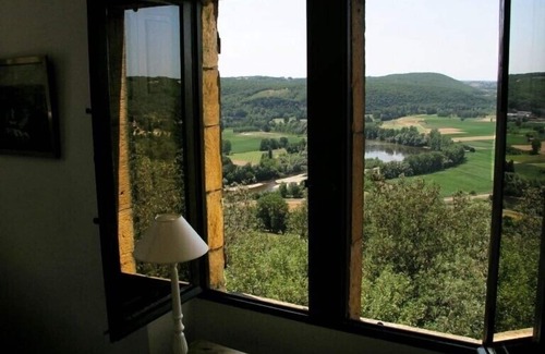Bezenac House | Périgord Noir, near Sarlat, house in a park, view over the Dordogne