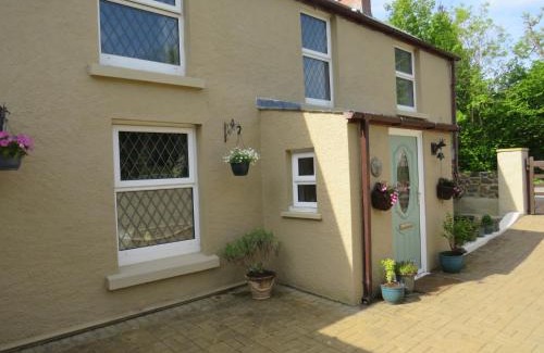 Amroth House | Period cottage near Saundersfoot and Wiseman's Bridge short walk to beach