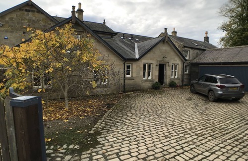 South Charlton House | Period house with spacious family rooms and comfortable bedrooms,