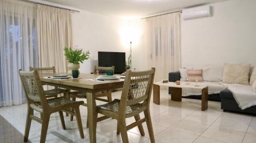 Heraklion Villa | Periopto Maisonette House