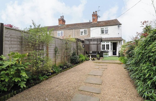 Barrow Upon Soar Cottage | Periwinkle Cottage