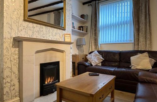 Whitby House | Periwinkle Cottage, Whitby