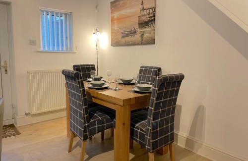 Whitby House | Periwinkle Cottage, Whitby