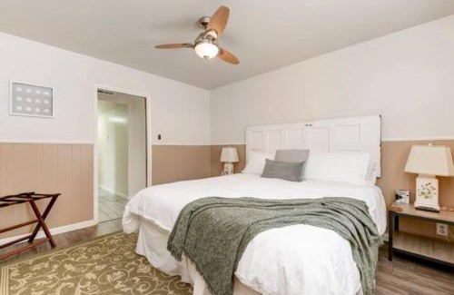 Little Italy Apartment | Perla D'Italia -1BR- FREE Driveway Parking -1 Car