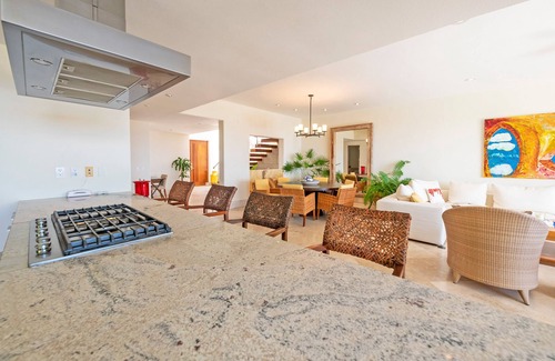 Emiliano Zapata Villa | Perla in Porta Fortuna by Personal Villas - Beautiful Pool and Ocean Views