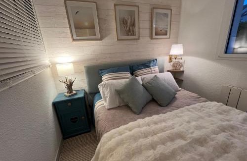 Concarneau Apartment | Perle des Sables Blancs, appartement entier à 100m de la plage avec parking privé