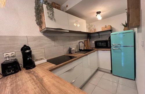Concarneau Apartment | Perle des Sables Blancs, appartement entier à 100m de la plage avec parking privé