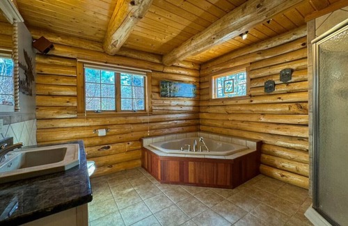 Denmark House | Perley Mills | Private Pond | Hot Tub | Theater