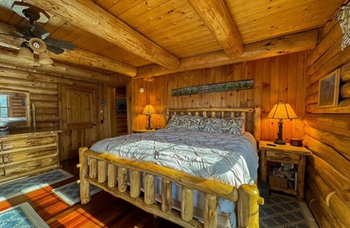 Denmark House | Perley Mills | Private Pond | Hot Tub | Theater