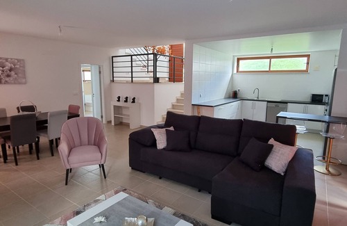 Casalinho Villa | PEROLA CHAN VILLA