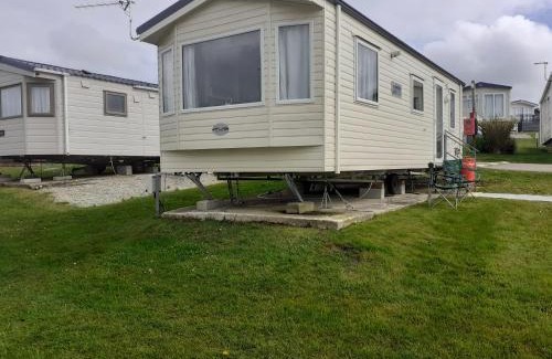 Perranporth Ski Chalet | PerranporthCaravan 2bedroom Tv GasFire
