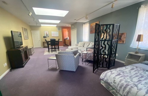 Perrysburg Apartment | Perrysburg Purple Penthouse- Downtown Area Loft