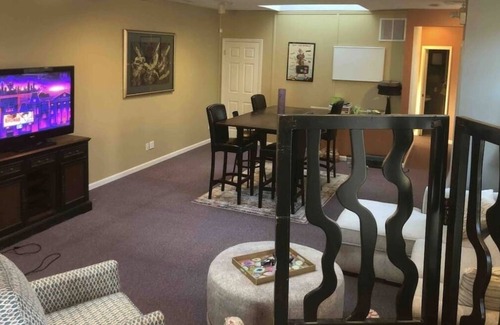 Perrysburg Apartment | Perrysburg Purple Penthouse- Downtown Area Loft