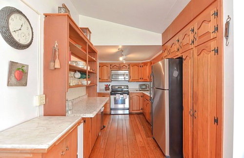 Gloucester House | Perrywinkle: Waterfront on Rocky Neck