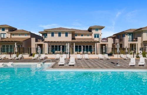 St. George House | Persian Palms townhouse