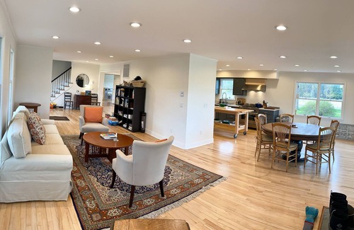 Sherwood House | Persimmon Point Waterfront, Dock & Heated Pool Casual Comfortable Fun