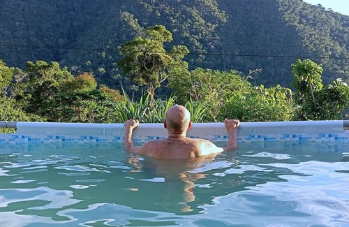 Shapaja Cabin | 🌿 Personalized Amazon escape: 🧘‍♀️yoga, 🌄hikes, 🍫chocolate & 💚healing
