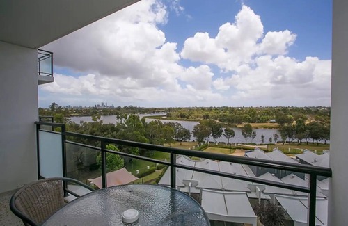 Ascot Apartment | PERTH ASCOT QUAYS - STUNNING VIEWS