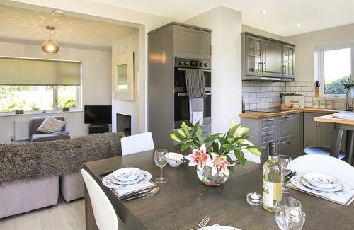 Edern House | Perthi