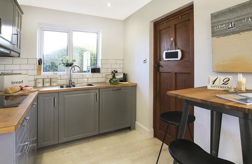 Edern House | Perthi