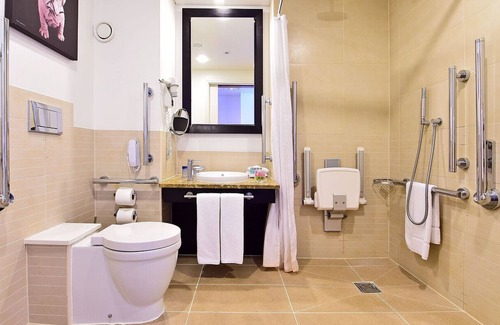 Queenstown Hotel | Pestana Chelsea Bridge Hotel & SPA