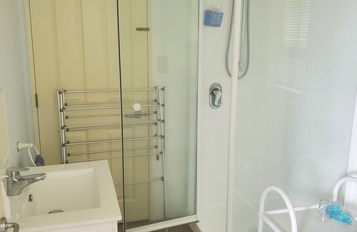 Rings Beach Cottage | Pet and Family friendly, patch of paradise