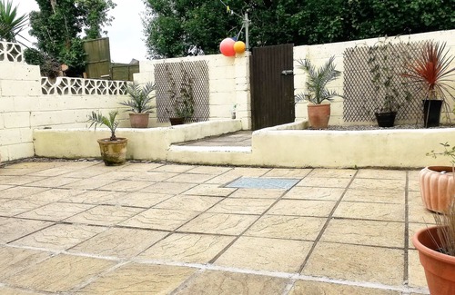 Crantock House | Pet and family friendly house in Crantock, near the beach and village centre