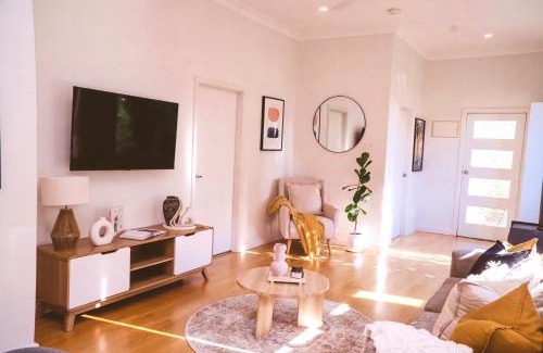 Lakes Entrance House | Pet & Boat friendly! Lhorizon - Rhyme of the Sea