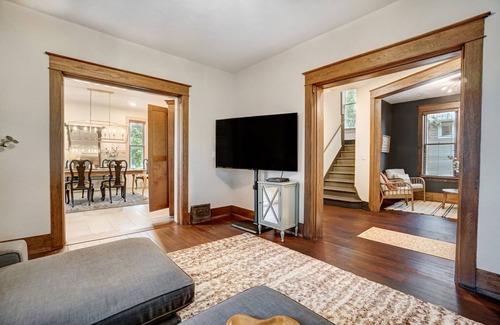 New Haven House | Pet/Family Friendly Home for 9+