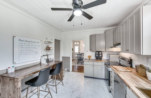 Rossville House | Pet & Family Friendly! Home w/Fenced Yard + Deck