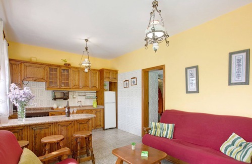 Arico Villa | Pet-Friendly Vacation Home 'Casa Bailon 1' with Mountain View
