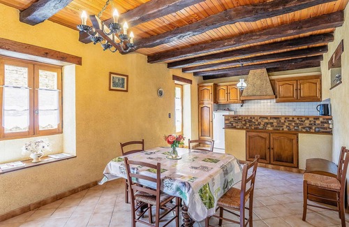 Saint-Crepin-et-Carlucet Apartment | Pet friendly apartment