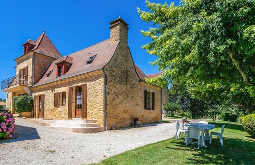 Saint-Crepin-et-Carlucet Apartment | Pet friendly apartment