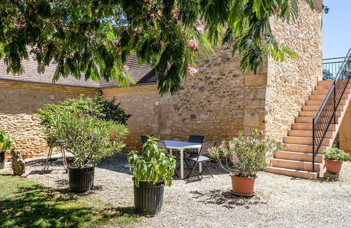 Saint-Crepin-et-Carlucet Apartment | Pet friendly apartment