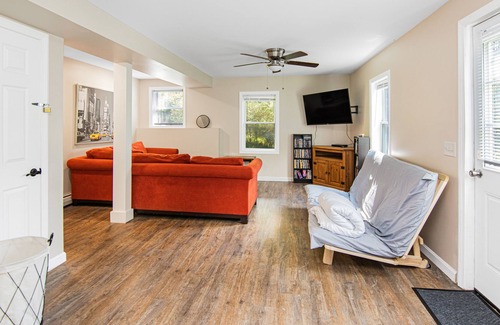Jeffersonville House | Pet friendly- 10 mins to Smugglers Notch Resort