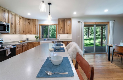 Whitefish House | Pet Friendly + 12 Mins Drive to Downtown, Nearby Dining and Shopping!