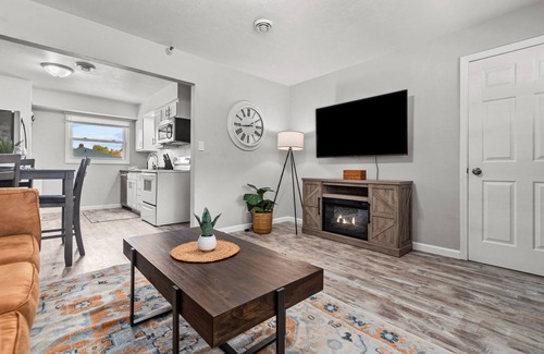 Appleton Apartment | Pet friendly - 2 Bedroom Apt