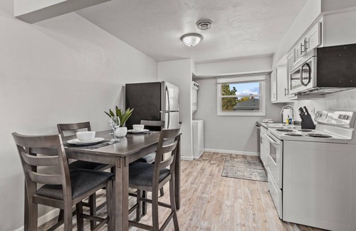 Appleton Apartment | Pet friendly - 2 Bedroom Apt