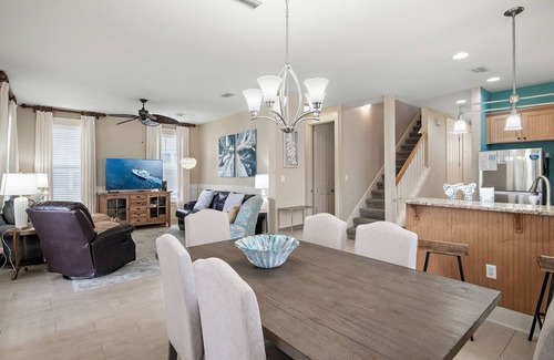 Laurel Grove House | Pet Friendly ~ 2 Golf Carts ~ Spacious Living Area ~ Family Friendly