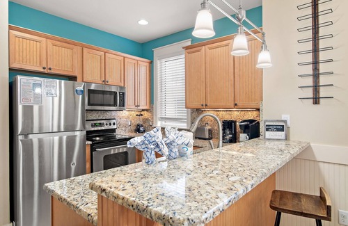 Laurel Grove House | Pet Friendly ~ 2 Golf Carts ~ Spacious Living Area ~ Family Friendly