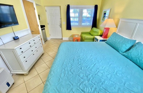 Atlantic Beach Hotel | Pet-friendly, 3 Blocks to Beach, Centrally Located! Unit 111