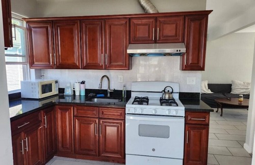 Malden Condo | Pet Friendly 3-BR 2-Bath Spacious Condo 15 minutes to Boston